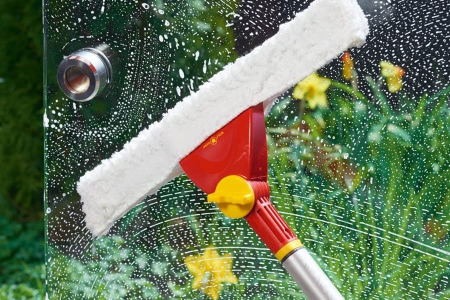 Multi-Change Window Wiper with Small Handle